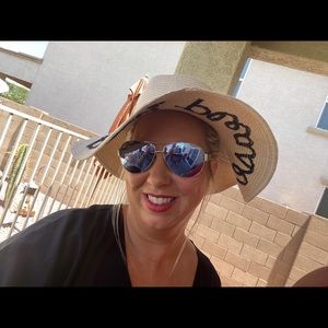 Meet your Posher, Dana